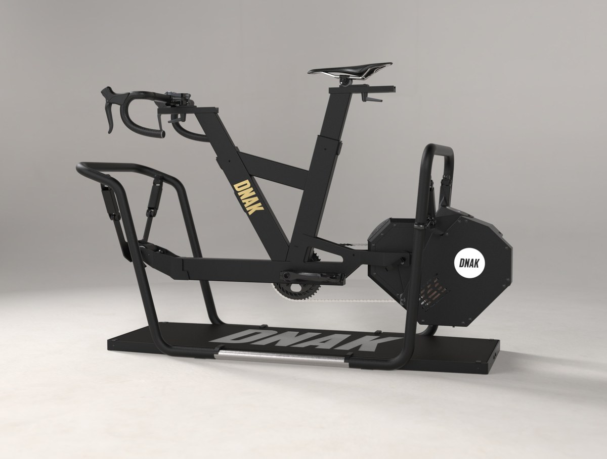 Simulador de ciclismo indoor desarrollado con una start-up, con chasis y carcasa fabricados por Kalman